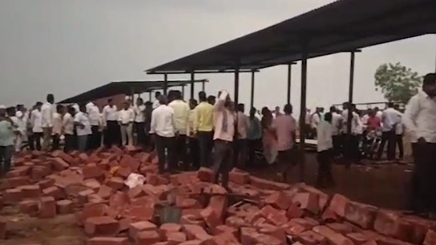 Sangli wall collapse