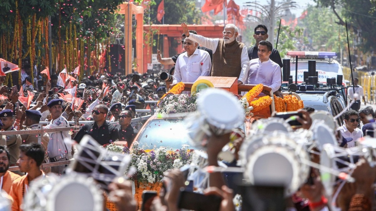 ईंधन बचाने की मुहिम तेज, नितिन गडकरी बस से करेंगे यात्रा, राज्यों ने भी उठाए बड़े कदम. (Photo: PTI)