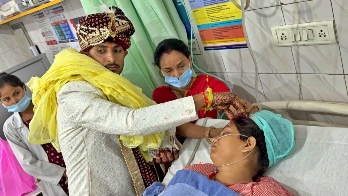Wedding rituals performed at a hospital in Gorakhpur (Photo: Screengrab)