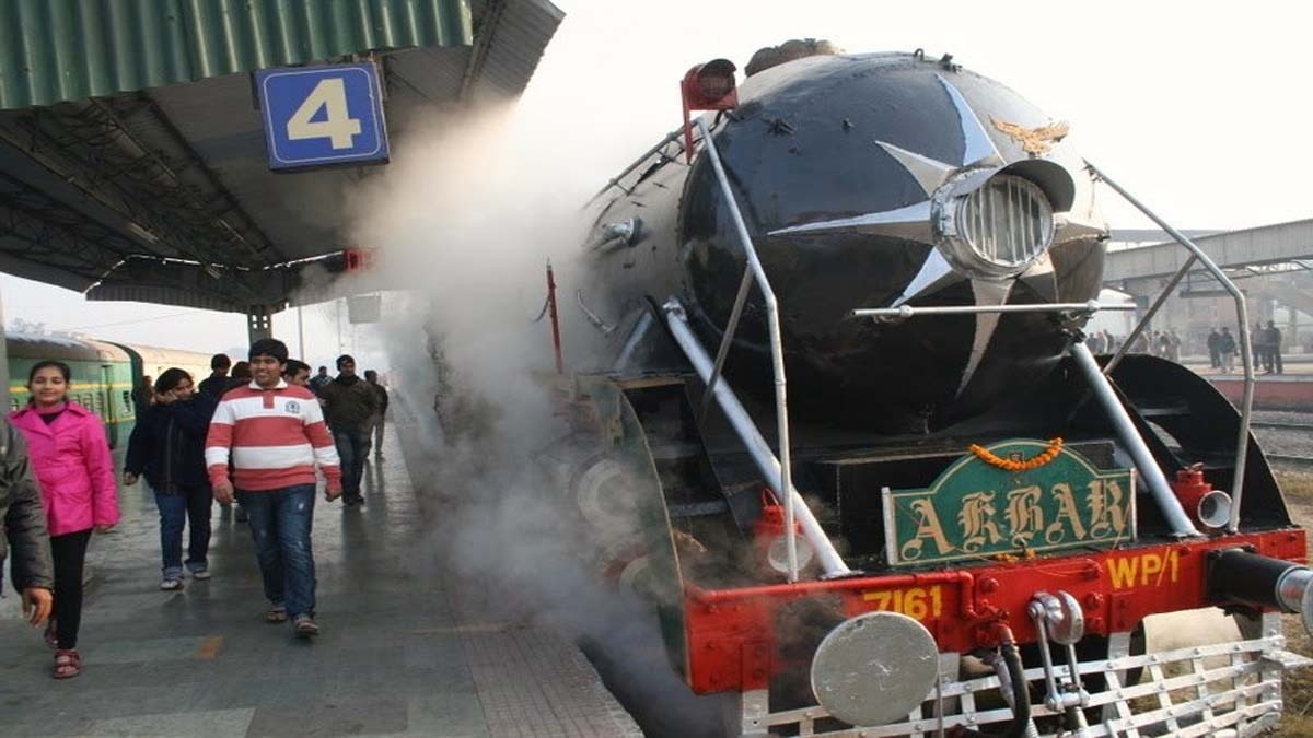 Steam Engine (Photo- Wikipedia-Ramesh Lalwani)