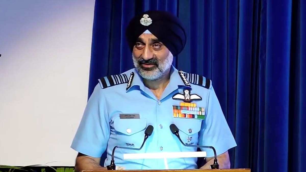 CAPSS-IMR जॉइंट सेमिनार में रोबोट्स और ड्रोन वॉरफेयर पर बोलते वायुसेना प्रमुख एयर चीफ मार्शल एपी सिंह. (Photo: ITG)