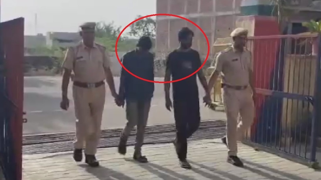 पुलिस ने 50 लाख की कीमत के वाहन बरामद किए हैं (फोटो-ITG)