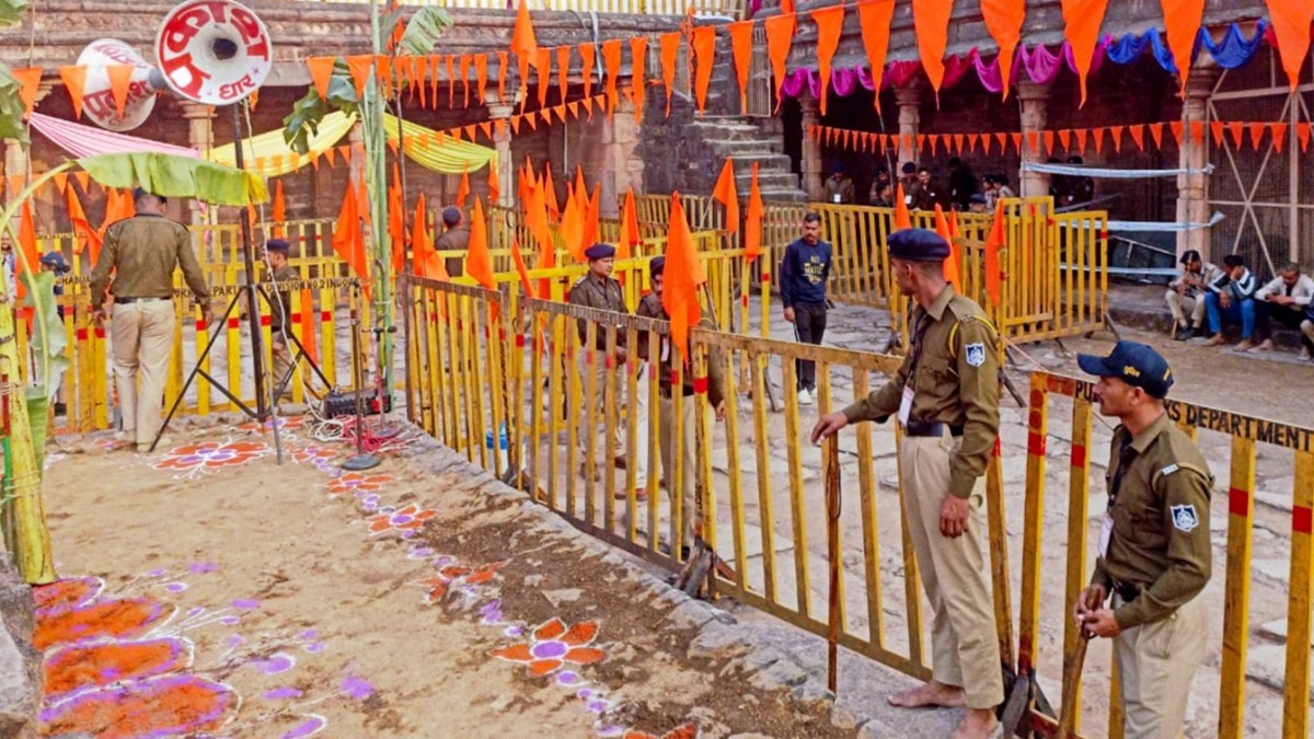 धार भोजशाला परिसर को मध्य प्रदेश के हाईकोर्ट ने मंदिर करार दिया है