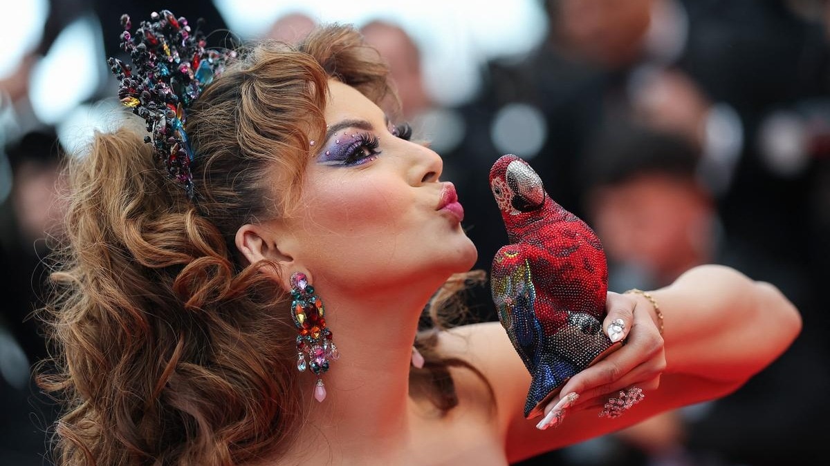 कान्स में इस एक्ट्रेस ने लगाई थी आग (Photo: Instagram/@urvashirautela)