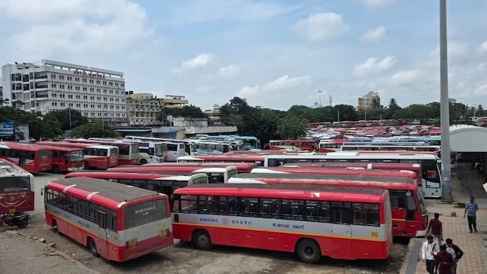 बस ऑपरेटरों ने सरकार से सब्सिडी, सेस में कटौती और रोड टैक्स कम करने की मांग भी की है. (File Photo- ITG)