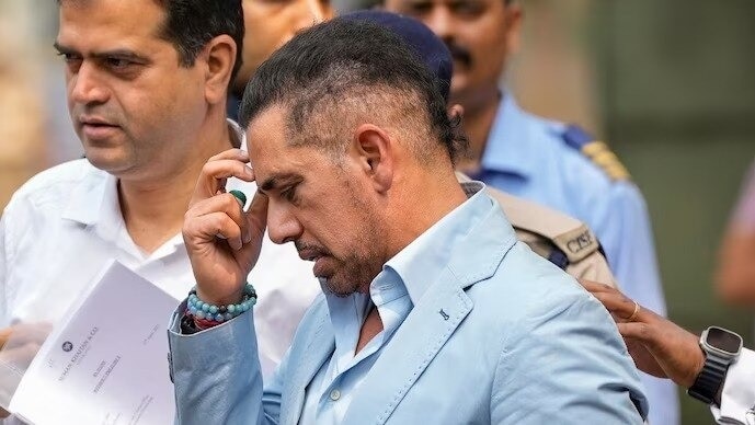 दिल्ली की राउज एवेन्यू कोर्ट ने मनी लॉन्ड्रिंग मामले में रॉबर्ट वाड्रा को जमानत दी. (File Photo/PTI)