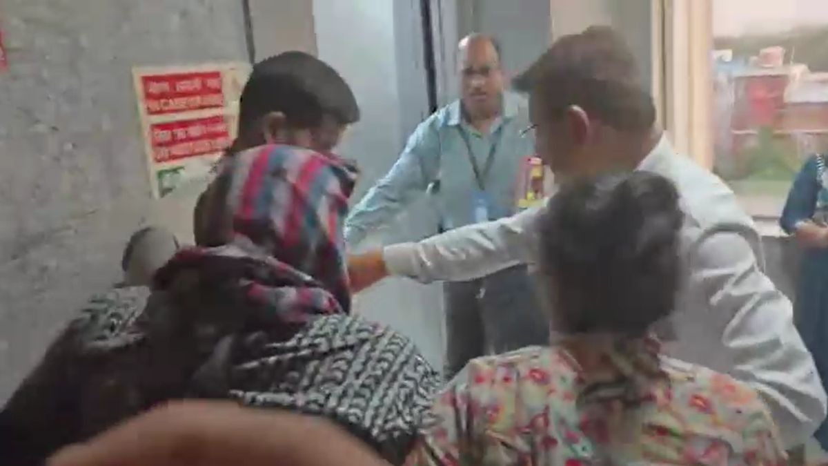 NEET पेपर लीक: प्रोफेसरों ने बांट लिए थे सब्जेक्ट, CBI की पूछताछ में खुला राज