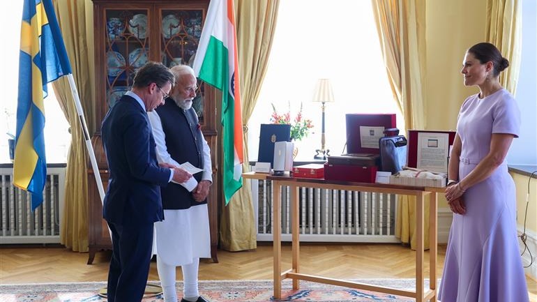  पीएम मोदी और उल्फ क्रिस्टरसन ने एक-दूसरे को दिए बेहद खास तोहफे (Photo-PIB)