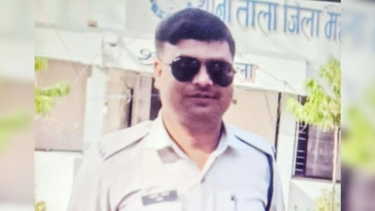 आरक्षक, जिसकी उसके दोस्त ने गोली मारकर हत्या कर दी. (Photo: Screengrabs)