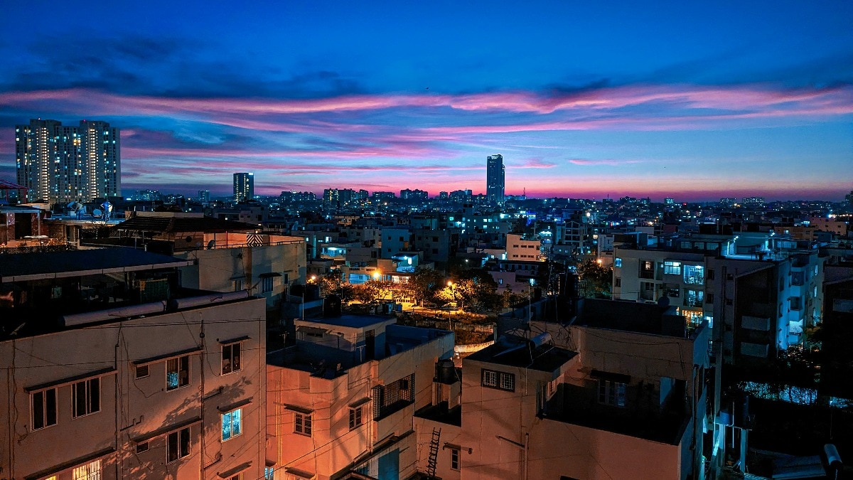 बड़े शहरों में लोगों का छिन रहा है चैन