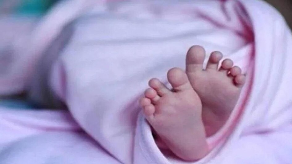 मां ने बच्ची को पिलाया एसिड. (Photo: Representational )
