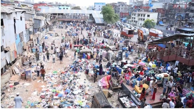 गरीब नगर में 400 से ज्यादा अवैध निर्माण ध्वस्त (Photo-वेस्टर्न रेलवे)