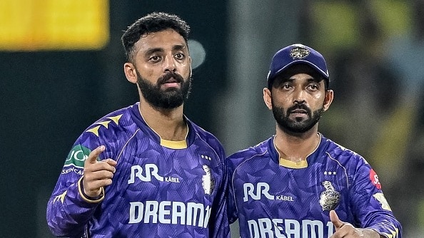 वरुण चक्रवर्ती की चोट पर बवाल, IPL में खिलाड़ी सुरक्षा पर बहस तेज (Photo: AFP)