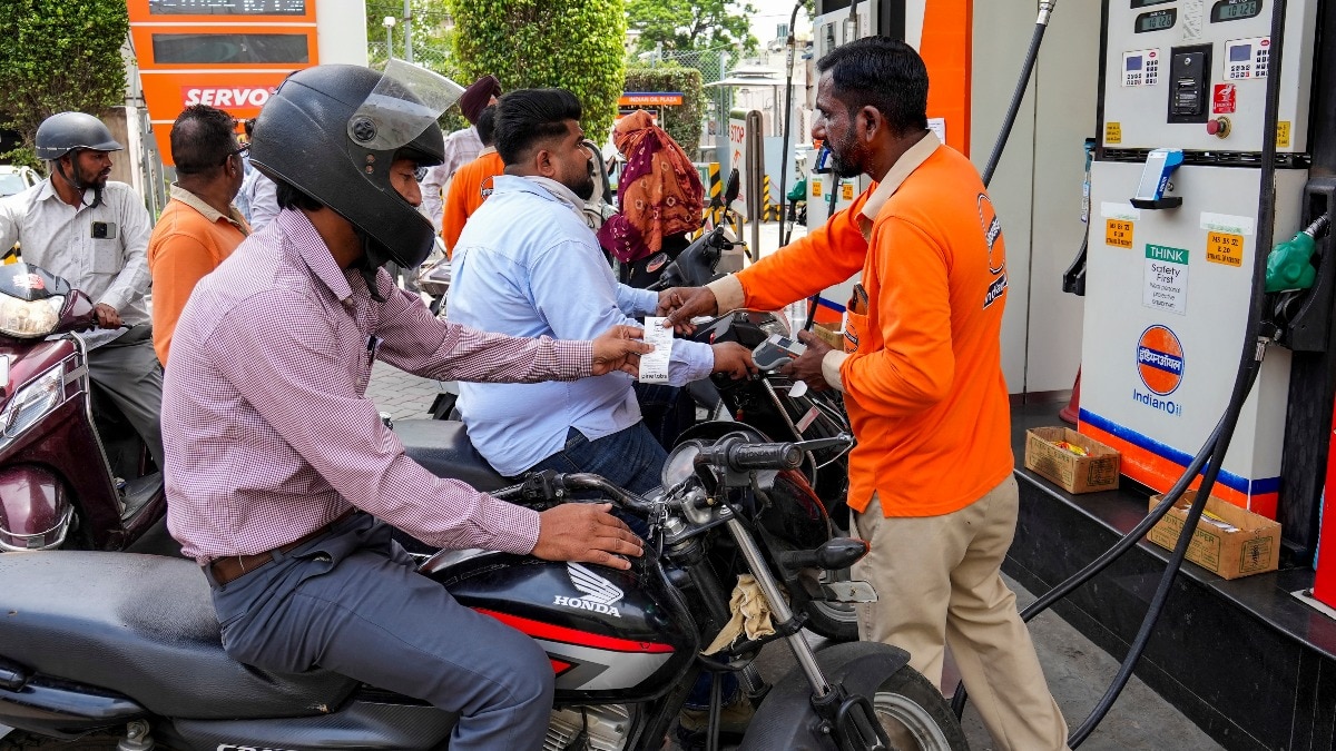 रिपोर्ट के अनुसार भारत में पेट्रोल सिर्फ 3.2% और डीजल 3.4% महंगा हुआ, जो लिस्ट में शामिल देशों में सबसे कम है. ( Photo: Pexels)