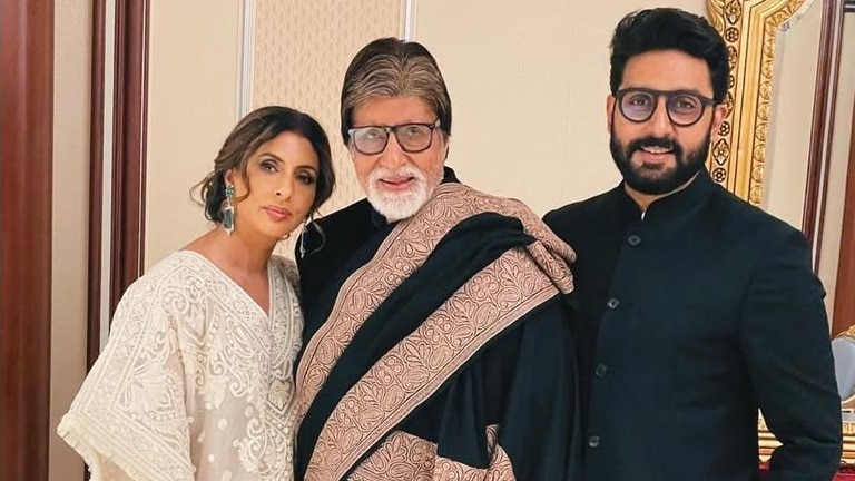 Amitabh Bachchan with his both kids Shweta and Abhishek Bachchan