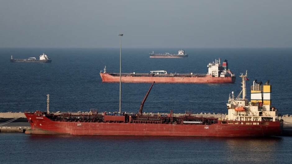 होर्मुज स्ट्रेट पर पाबंदियां बरकरार हैं. (Photo- ITG)