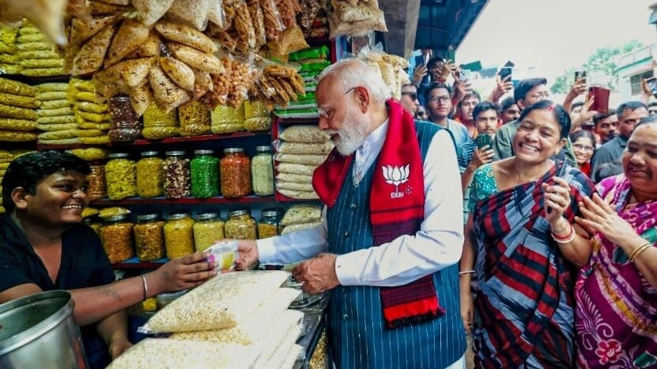दुकानदार ब्रिकम को विदेशी नंबरों से आ रही वीडियो कॉल्स के बाद पुलिस प्रशासन अलर्ट पर है. (Photo-ITG)