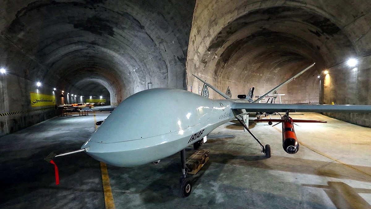 ईरान ने ड्रोन्स और मिसाइल लॉन्चर्स का प्रोडक्शन बढ़ा दिया है. (File Photo: AFP)