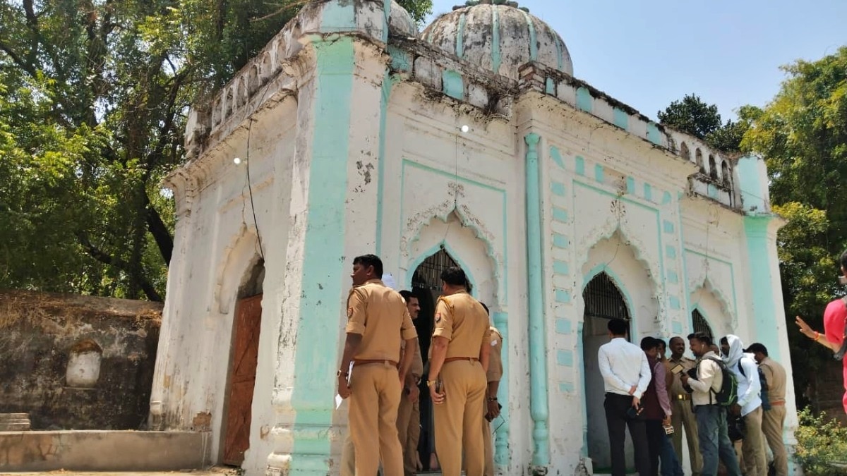 Dispute over Fort Deepens in Malihabad (Photo: ITG)