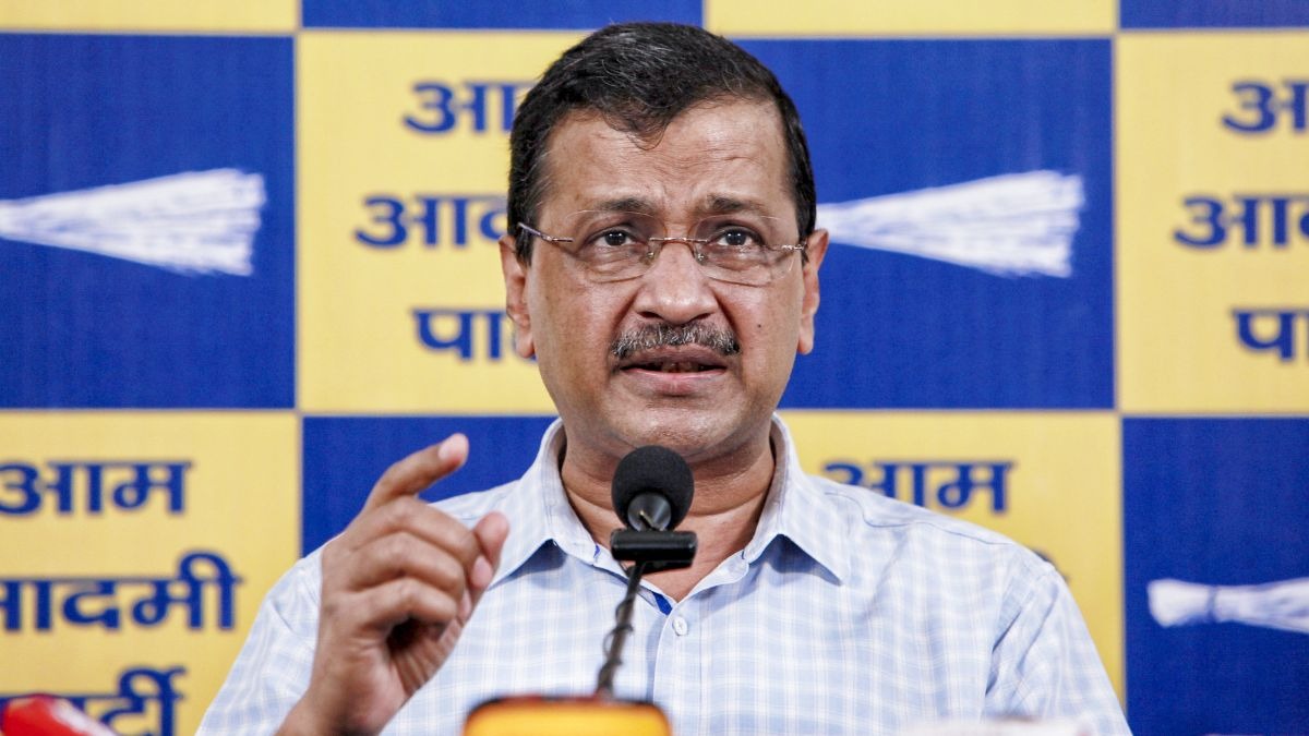 ट्रोल-डीजल की बढ़ती कीमतों पर केंद्र सरकार को घेरते अरविंद केजरीवाल (File Photo)