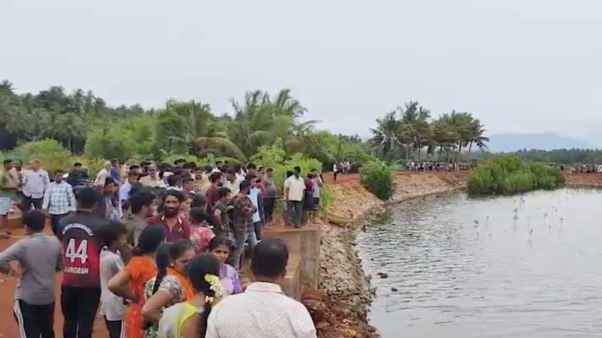 नदी में सीप ढूंढने गए गांव के लोगों पर टूटा कहर (Photo: ITG)