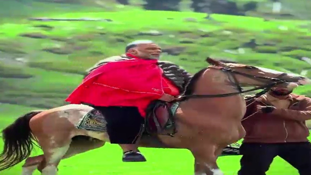 गुलमर्ग में दिखा पप्पू यादव का खास अंदाज, घुड़सवारी का VIDEO वायरल