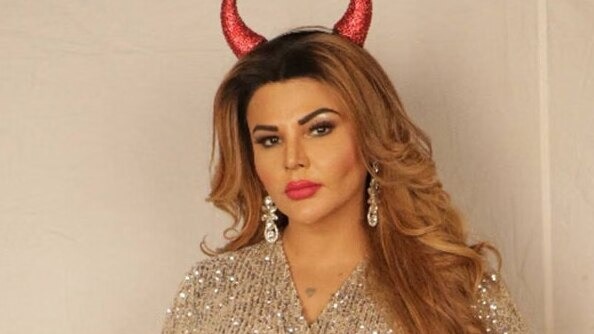 Rakhi Sawant emotional cried