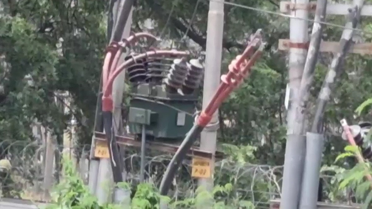 गाजियाबाद में अघोषित बिजली कटौती से जनता परेशान. (Photo: Screengrab) 