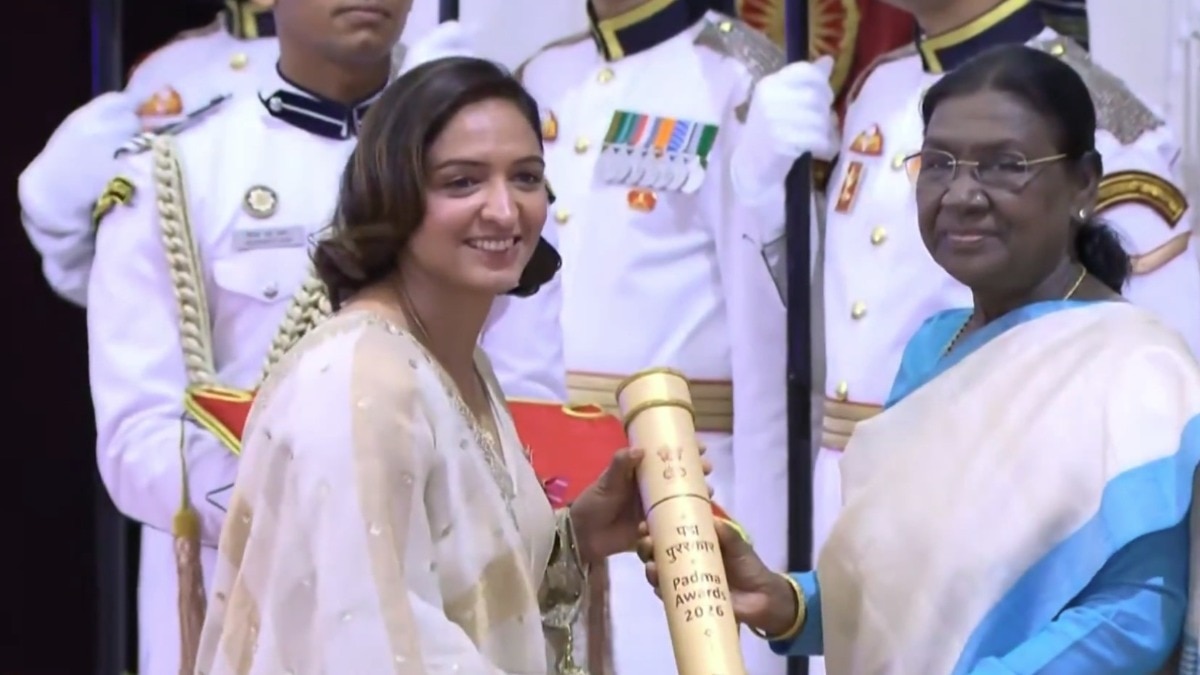 राष्ट्रपति भवन में छाईं हरमनप्रीत, पद्म श्री के साथ एथनिक लुक के भी चर्चे