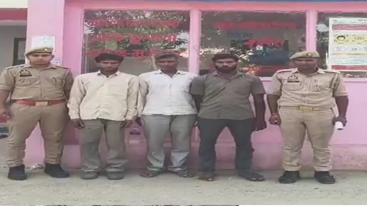 प्रेमिका के साथ उसी के घर में रंगरेलियां मनाते पकड़ा गया युवक, लाठी-डंडों से हुई पिटाई