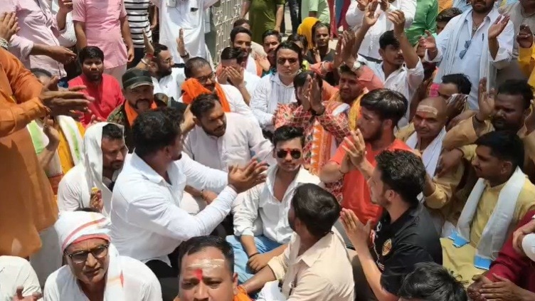 6a1565bba1516-upper-caste-community-protest-in-saharanpur-photo-screengrab-261949793-16x9.jpg