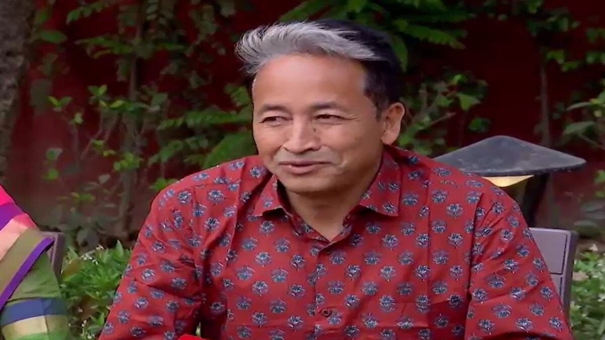 विनय कुमार ने बताया, लोकतांत्रिक अभिव्यक्ति को झूठ गढ़ने और लोगों को भड़काने का लाइसेंस नहीं समझा जाना चाहिए. (Photo: Screengrab)