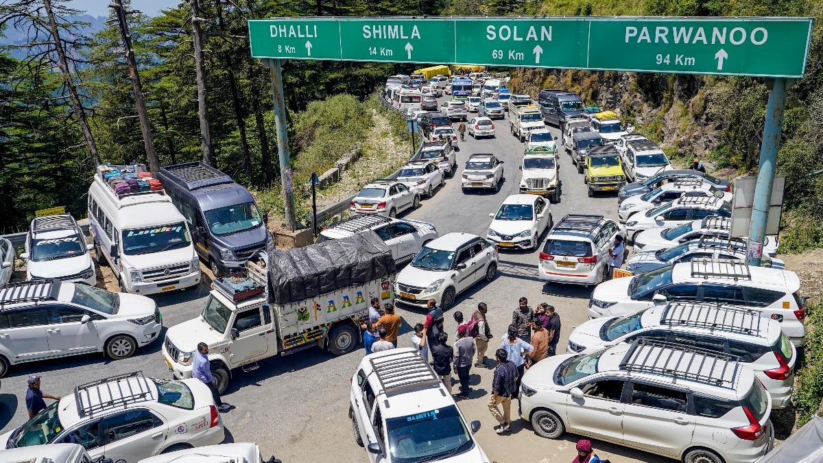 Himachal tourism Heavy jam.