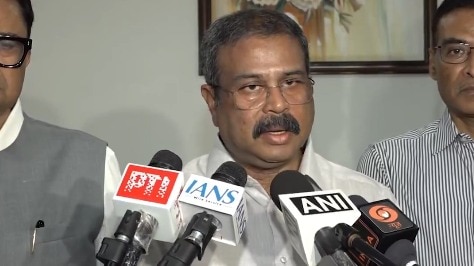 धर्मेंद्र प्रधान ने सीबीएसई बोर्ड की चेक‍िंग पर द‍िया बयान