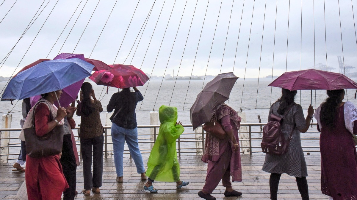 केरलम में प्री-मानसून बारिश से लोगों को गर्मी से राहत मिली (Photo: PTI)