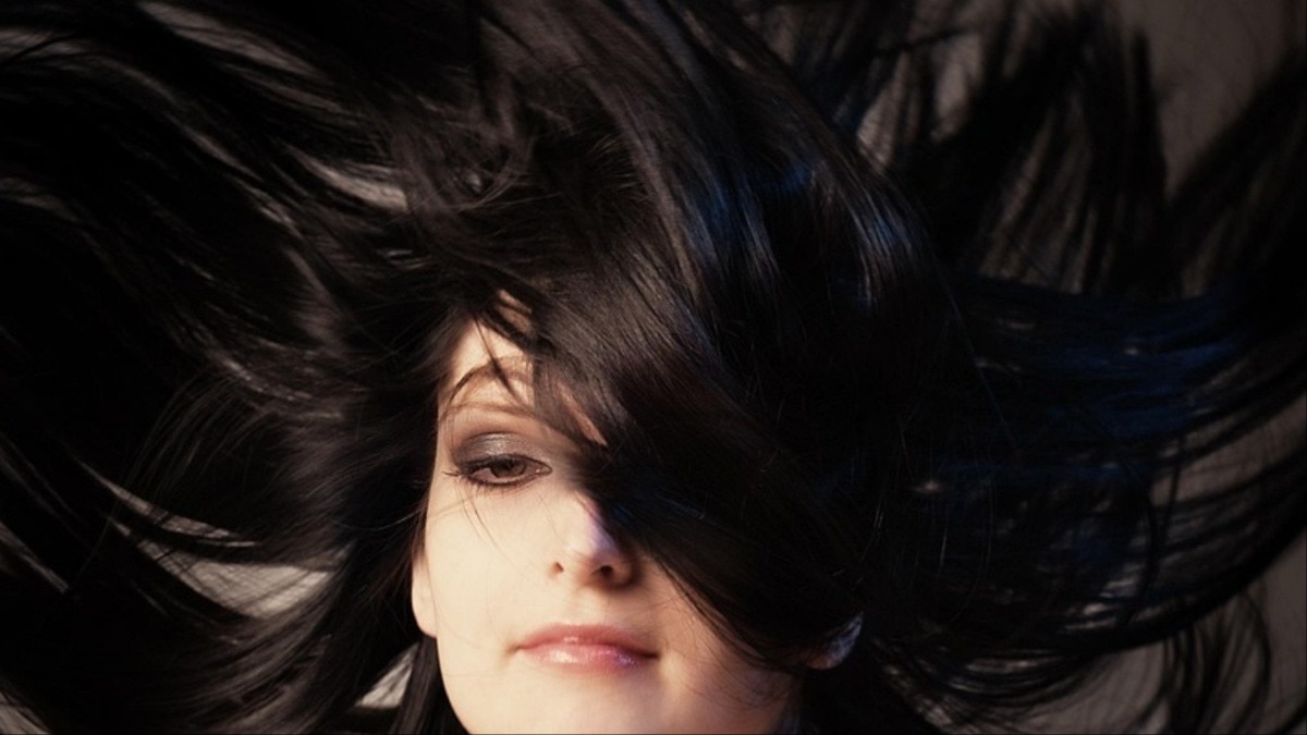6a1a77393b42b-homemade-hair-gel-for-healthy-hair-303547609-16x9.jpg