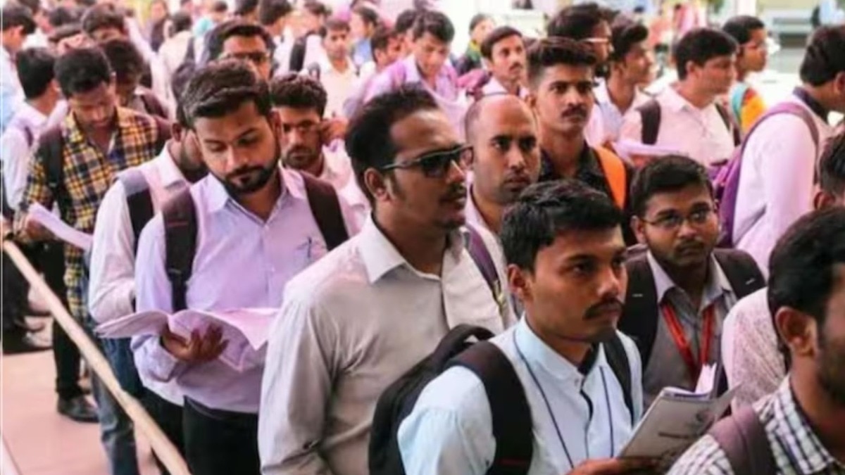 दिल्ली में जून से लेकर सितंबर तक चलेंगी भर्ती परीक्षा.  