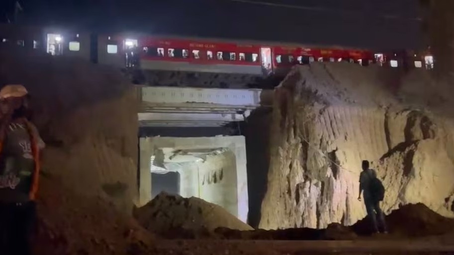 प्रभात की मौत से परिजनों पर टूटा दुखों का पहाड़. (Photo: ITG)