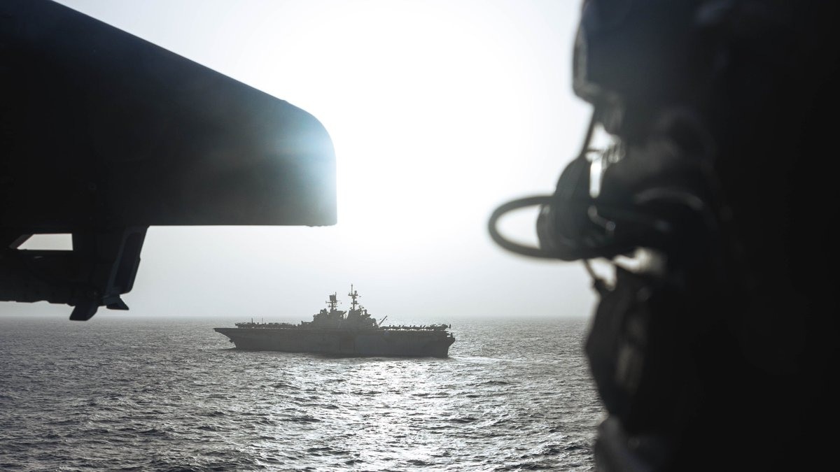 होर्मुज स्ट्रेट पर अमेरिका ने ब्लॉकेड लगा रखी है. (Photo: X/@CENTCOM)