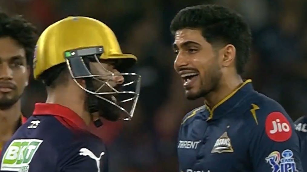 शुभमन गिल और विराट कोहली का रिएक्शन वायरल (Photo:Screengrab/IPL)