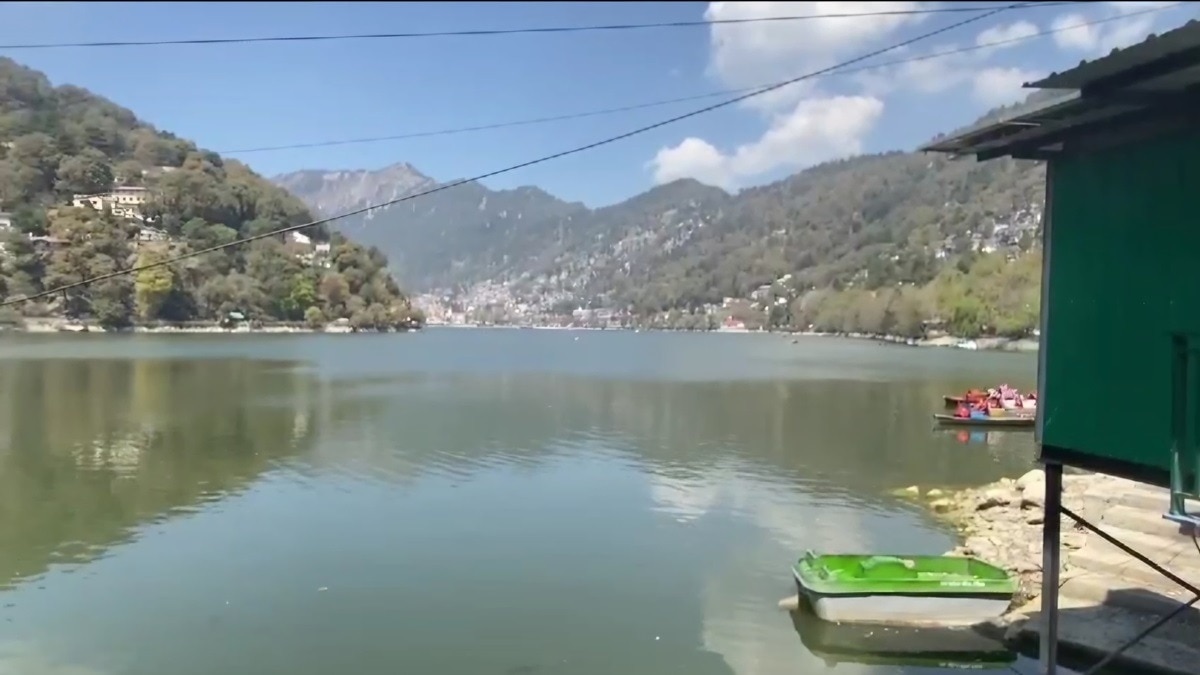 सूखने लगी नैनीताल की विश्वप्रसिद्ध झील