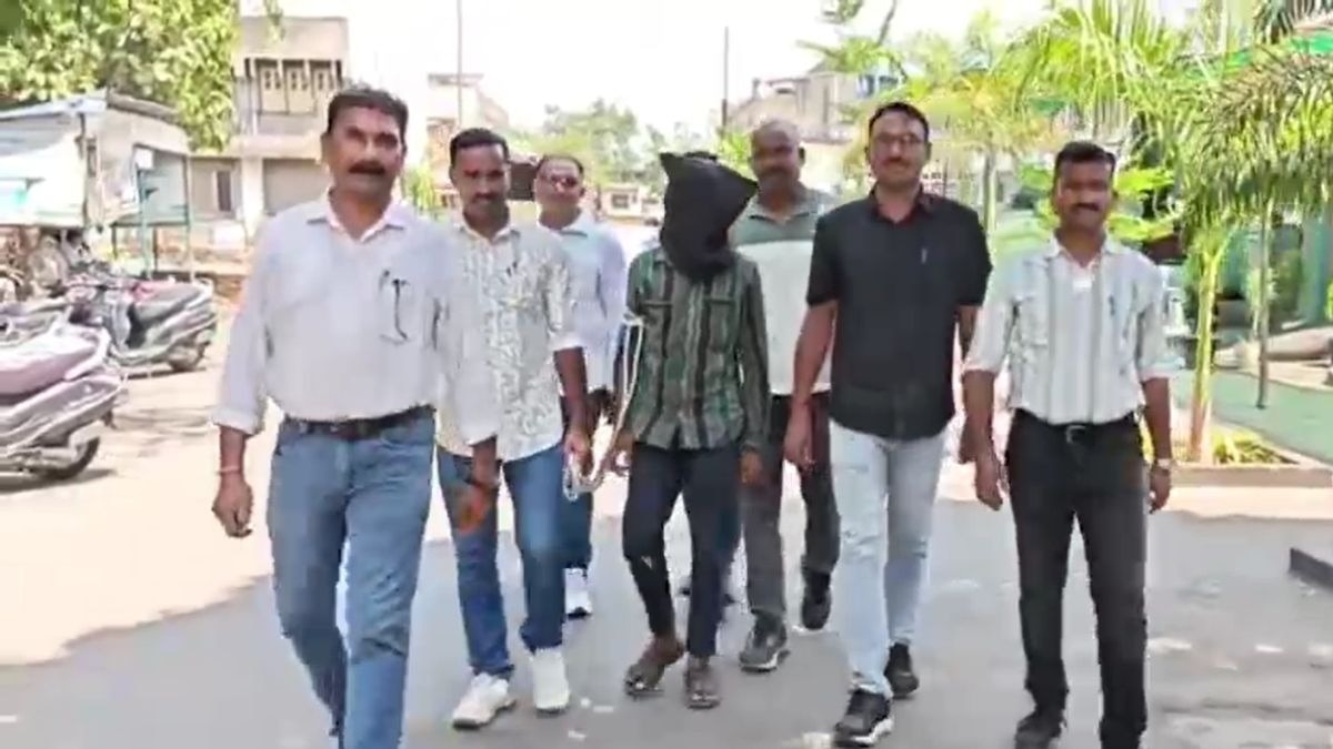 आरोपियों ने पहले रेकी की, फिर गोदाम से चुराया सामान. (Photo: Screengrab)