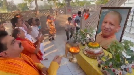 सीएम योगी के बर्थडे पर नेताओं की बधाइयां आ रही हैं. (Photo: Screengrab)