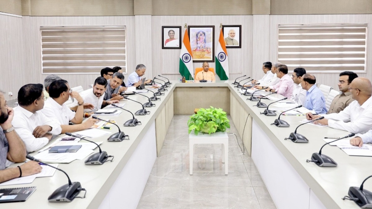 6a225e546341f-cm-yogi-meeting-05274338-16x9.png