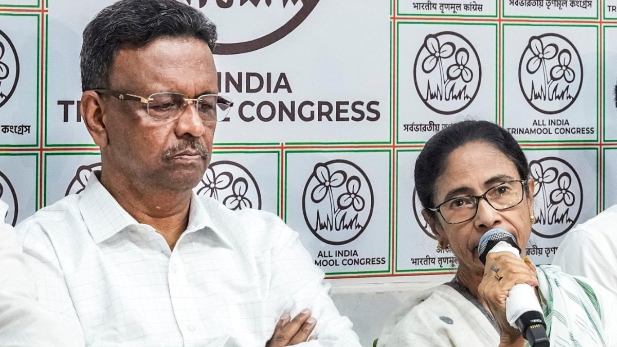 फिरहाद हकीम ने कोलकाता के मेयर पद से इस्तीफा दे दिया है. (Photo: PTI)