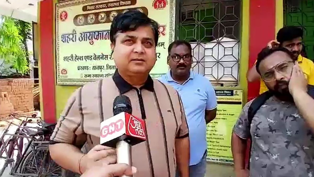 वैभव के पिता संजीव सूर्यवंशी भी खेलते थे क्रिकेट. (Photo: Screengrab)