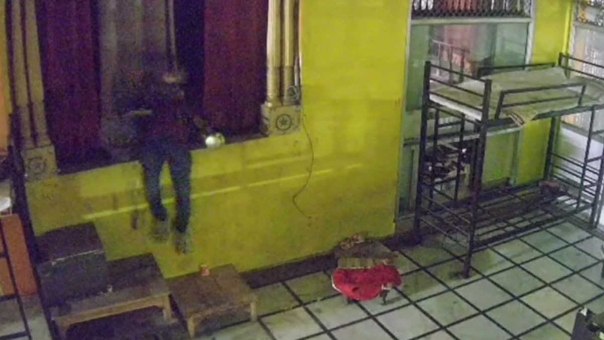 सीसीटीवी से मिला सुराग, पकड़ा गया आरोपी. (Photo: Screengrab)