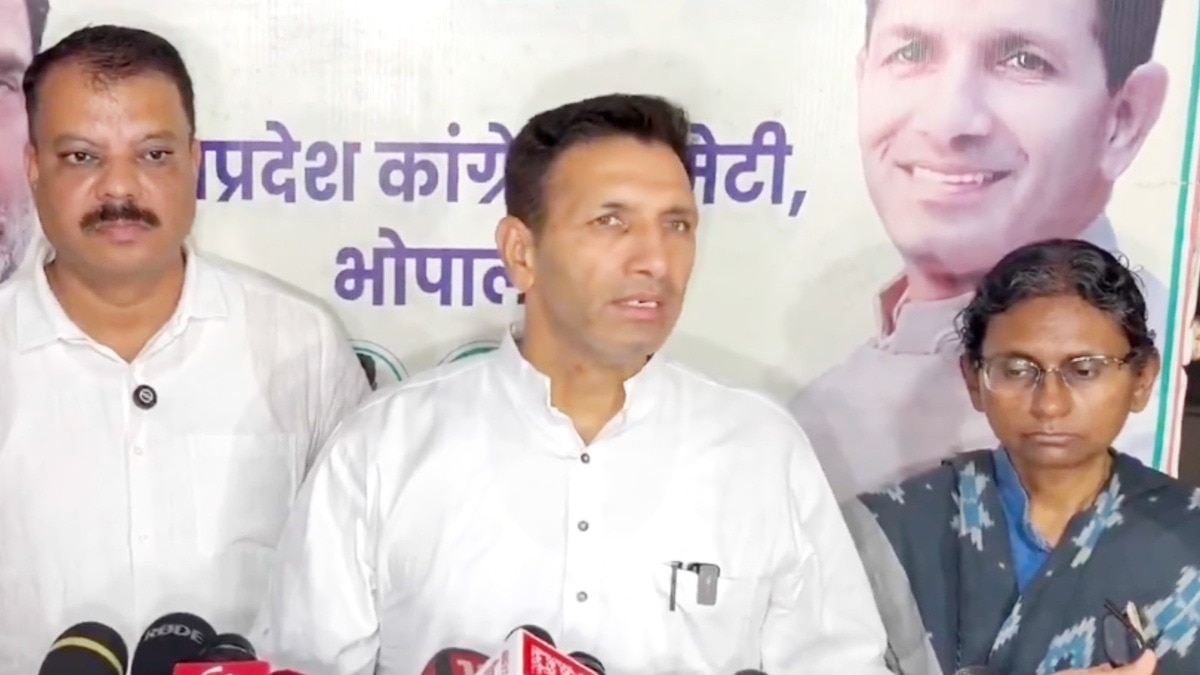 मीनाक्षी नटराजन के समर्थन में एकजुट हुए विधायक.(Photo:ITG)