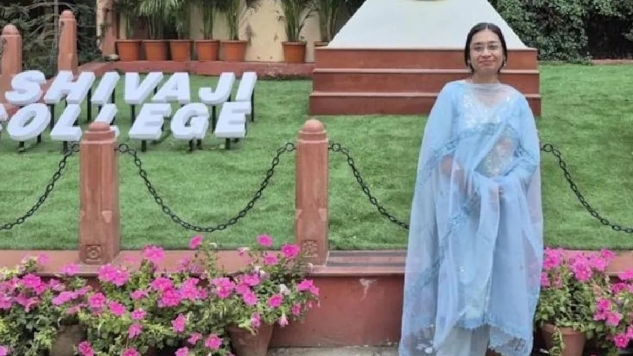 प्रॉपर्टी विवाद में गई थी DU प्रोफेसर की हत्या, पश्चिम बंगाल से 2 गिरफ्तार