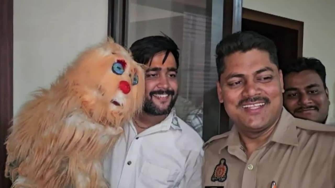 प्रेमानंद महाराज को हंसाने वाले जॉनी-जोजो 30 घंटे बाद मिले